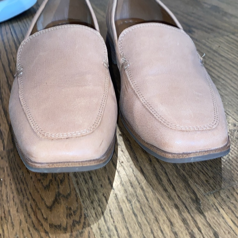 Lucky Brand - Laurien Loafers Size 10.  small scuff mark on right shoe. In photo - Picture 3 of 10